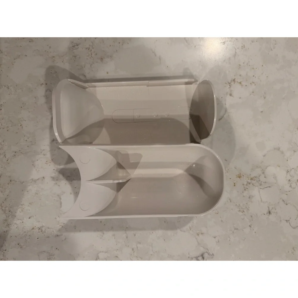 The Pampered Chef Adjustable Measuring Scoop White 1/8 to 1/2 Cup Made‎ in USA